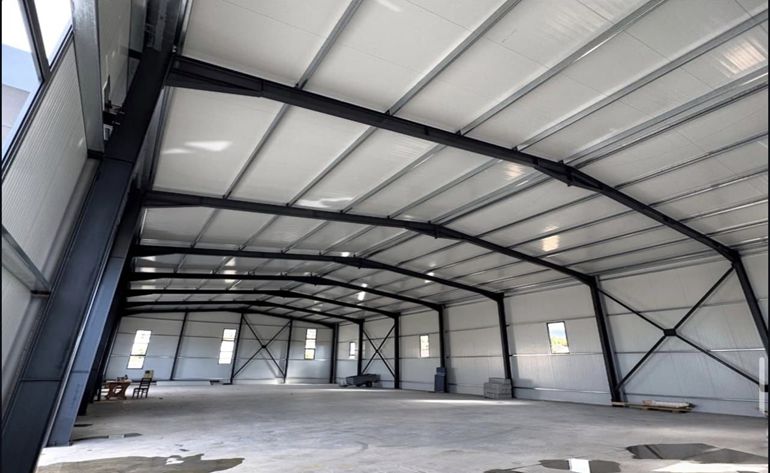   What consist of a steel structure warehouse?